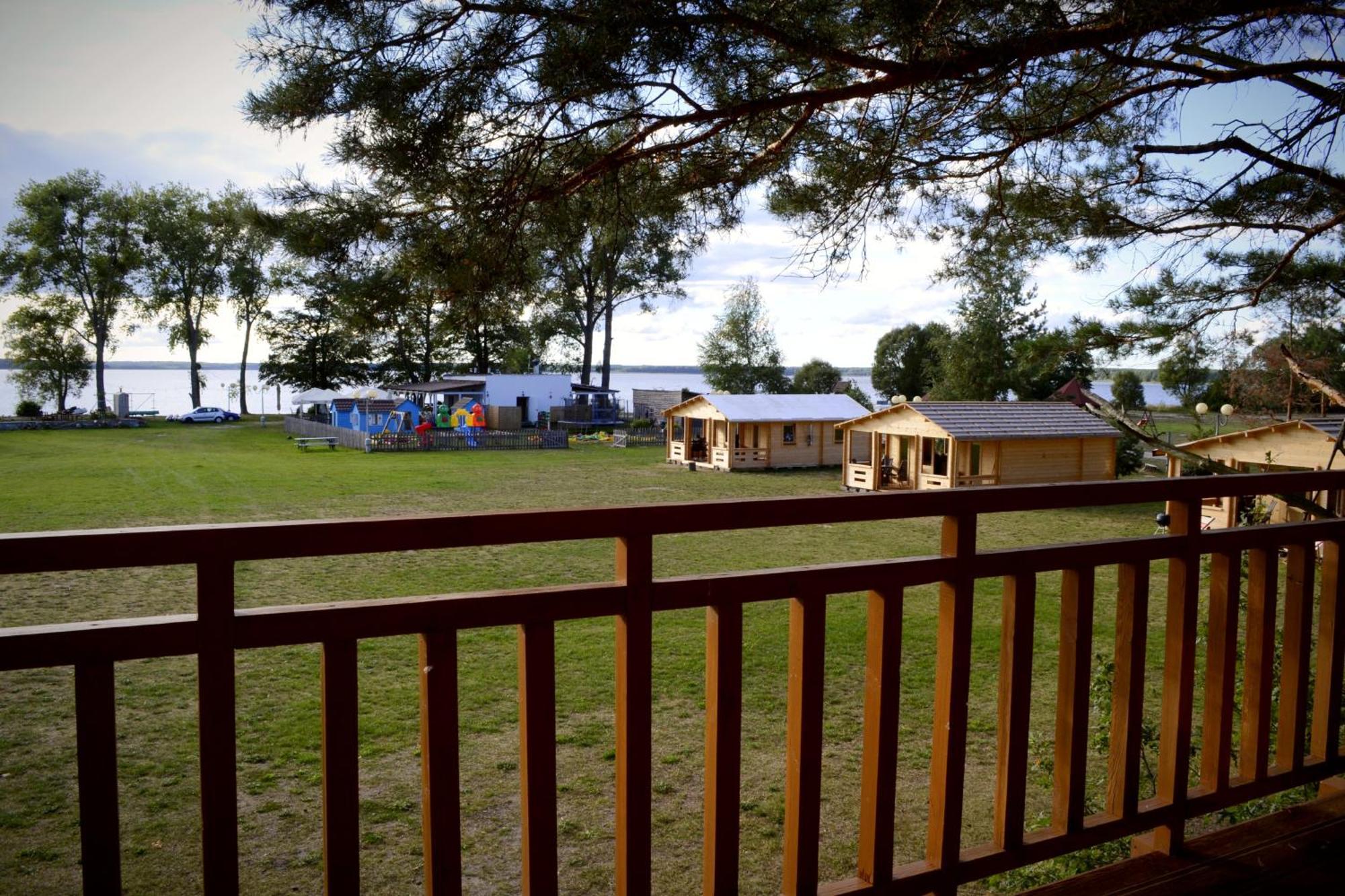 Camping Szczecinek Domy Wypoczynkowe Eksteriør billede